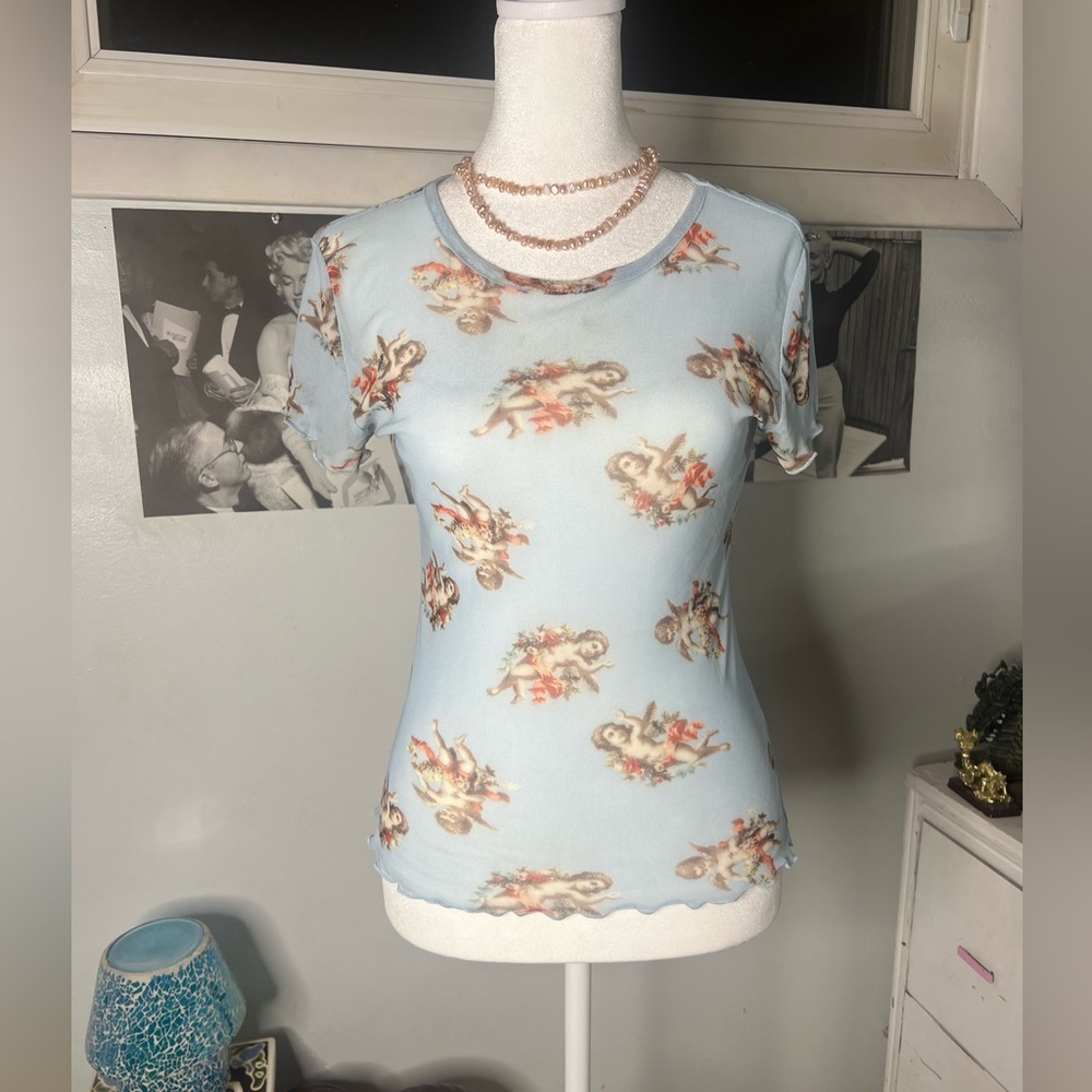 Vintage Cherub Top 🤍